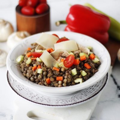 Lentil salad with mushrooms and peppers